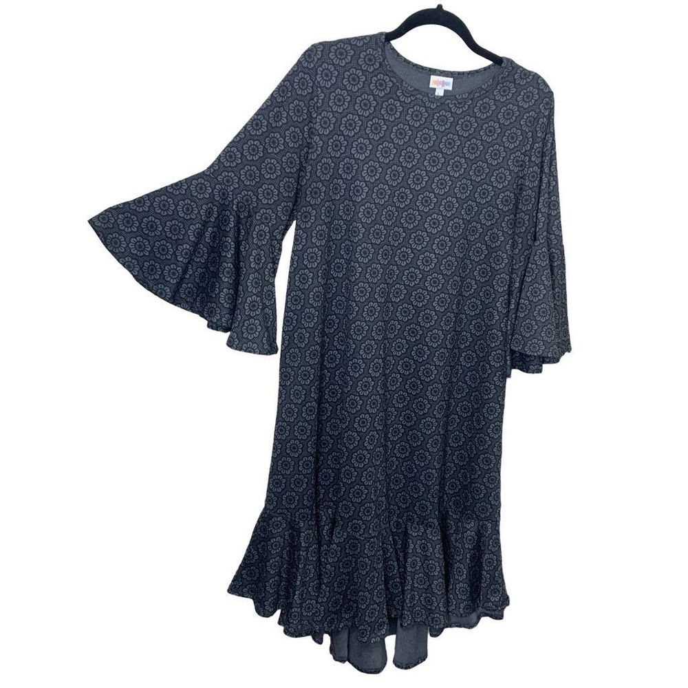 LuLaRoe Gray Bell Sleeve Size Large Ruffle Bottom (p1)